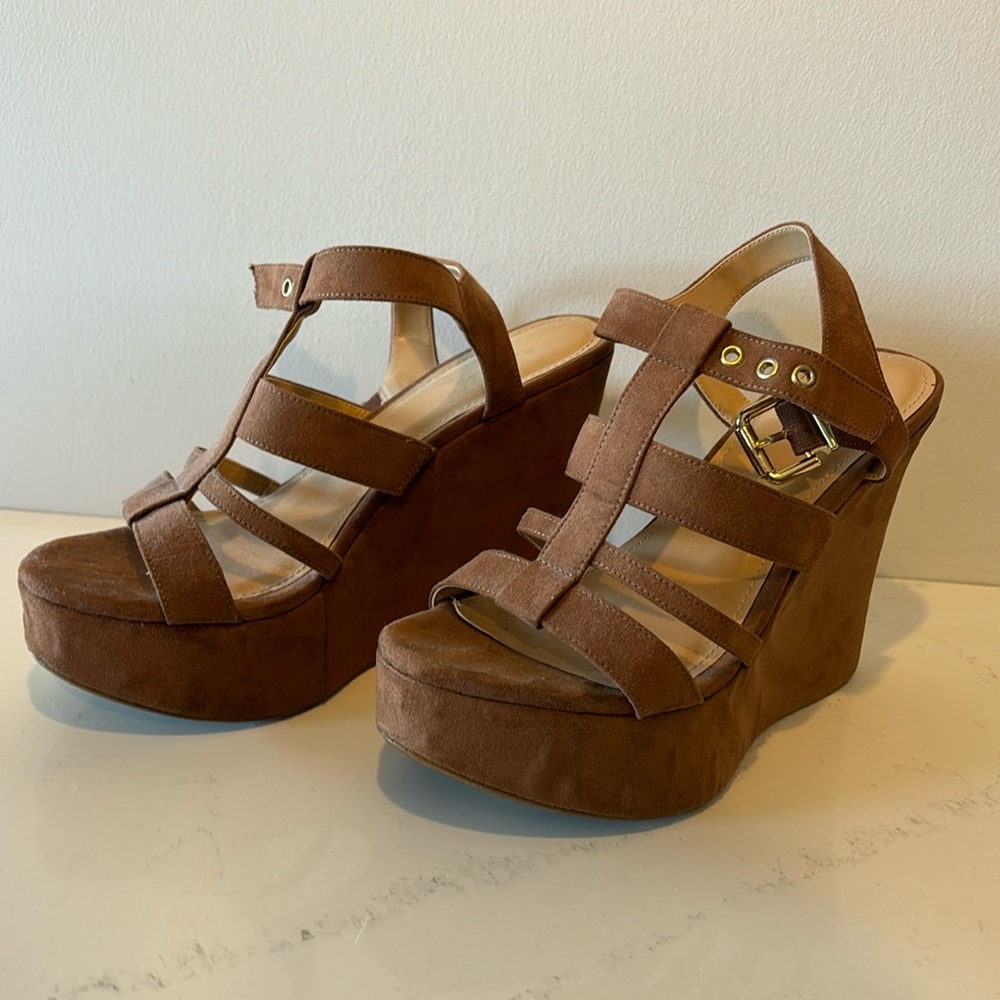 Brown plateform heels